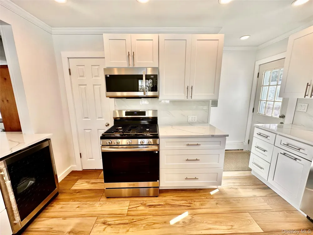 16 Osceola Lane Southampton, NY 11968