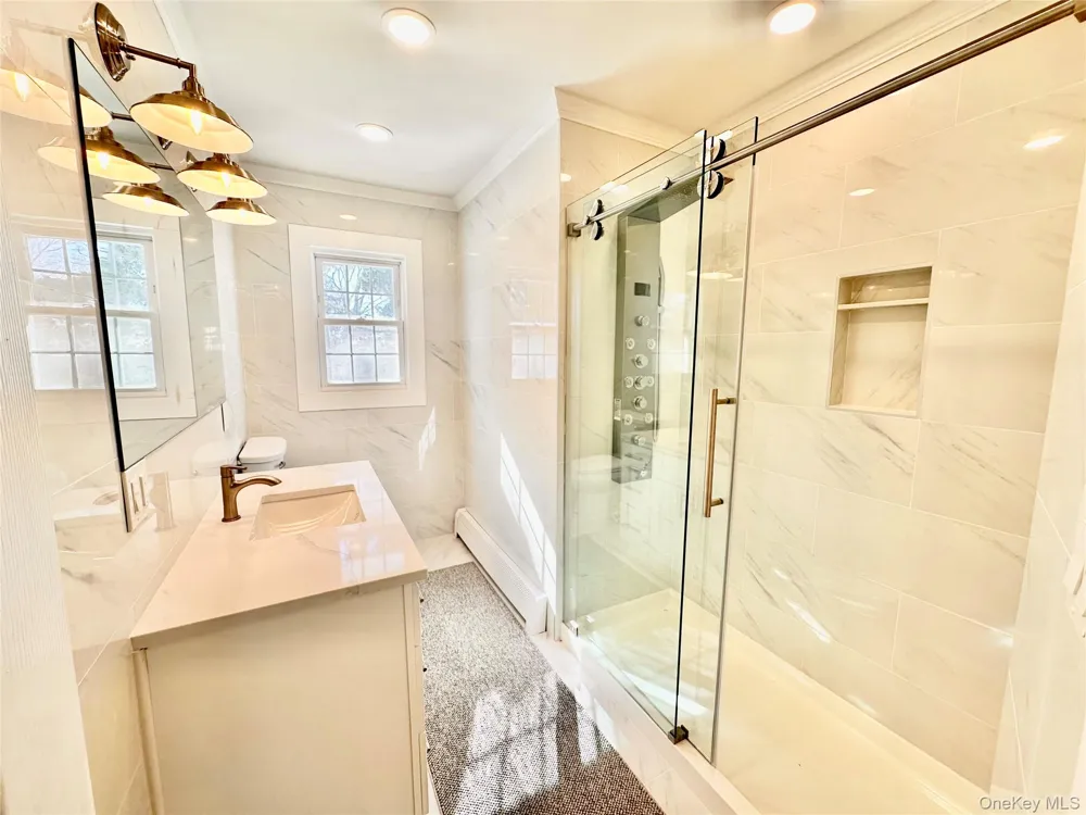 16 Osceola Lane Southampton, NY 11968