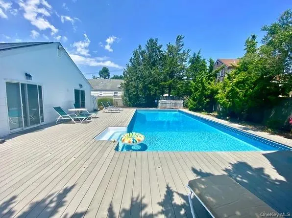 16 Osceola Lane Southampton, NY 11968