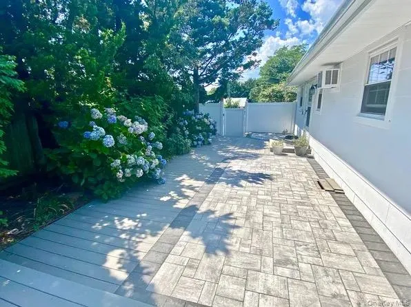 16 Osceola Lane Southampton, NY 11968