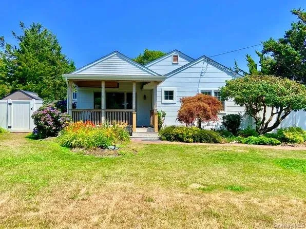 16 Osceola Lane Southampton, NY 11968