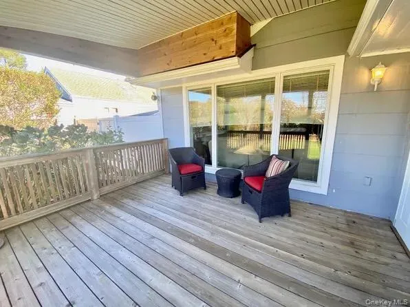 16 Osceola Lane Southampton, NY 11968