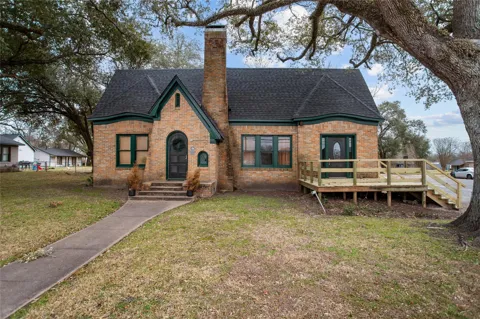 706 E Main Street
