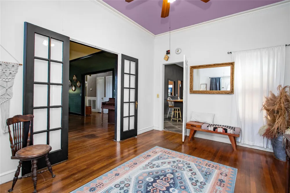 706 E Main Street Madisonville, TX 77864