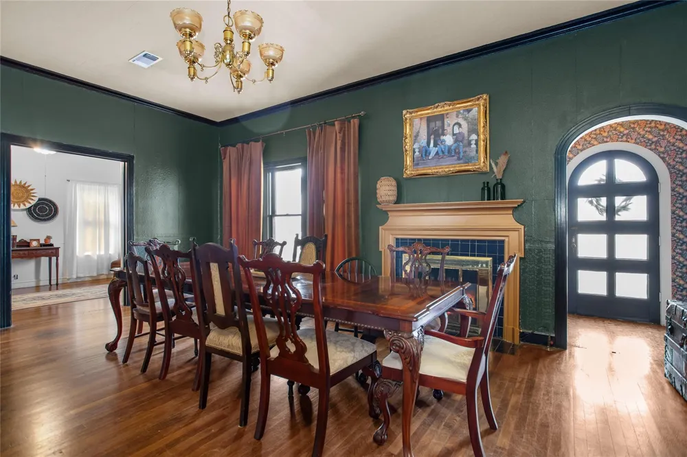 706 E Main Street Madisonville, TX 77864