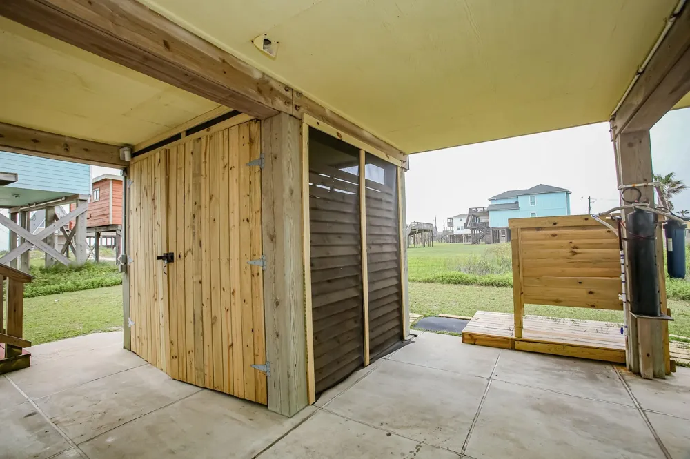 104 Beach Drive Surfside Beach, TX 77541