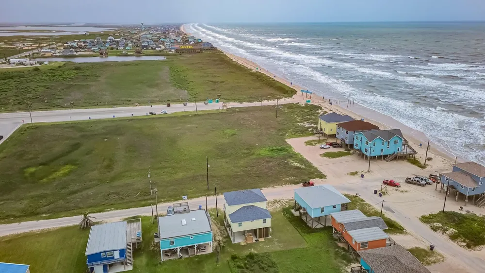 104 Beach Drive Surfside Beach, TX 77541