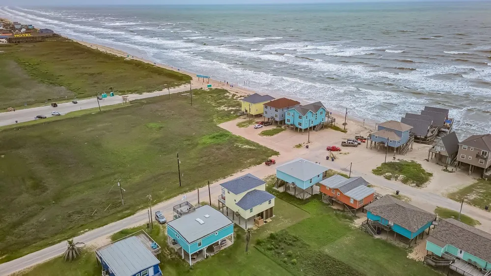 104 Beach Drive Surfside Beach, TX 77541