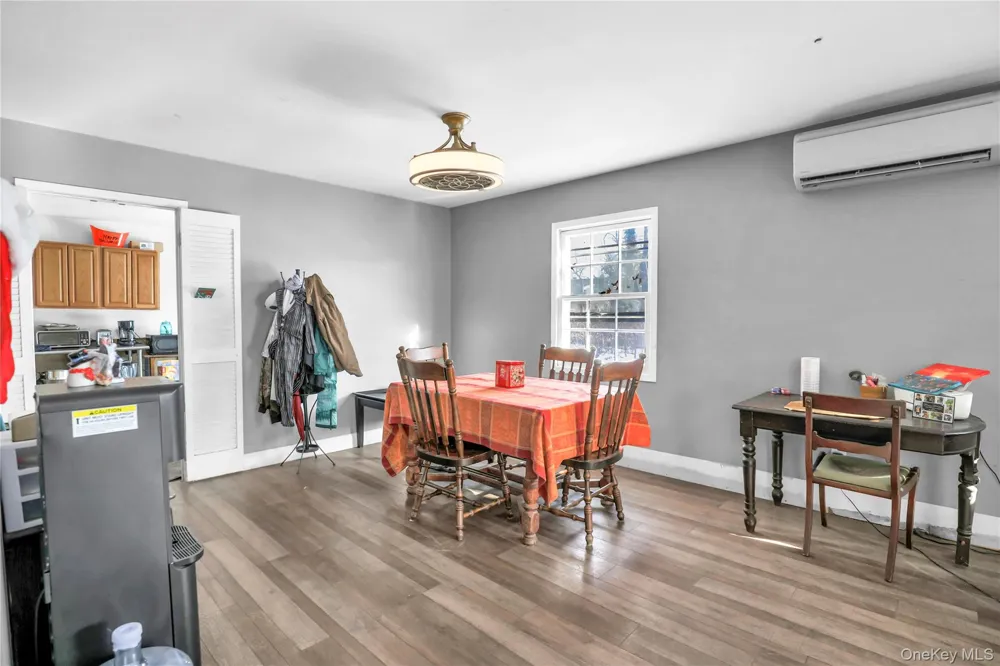 11 Seward Lane Stony Brook, NY 11790