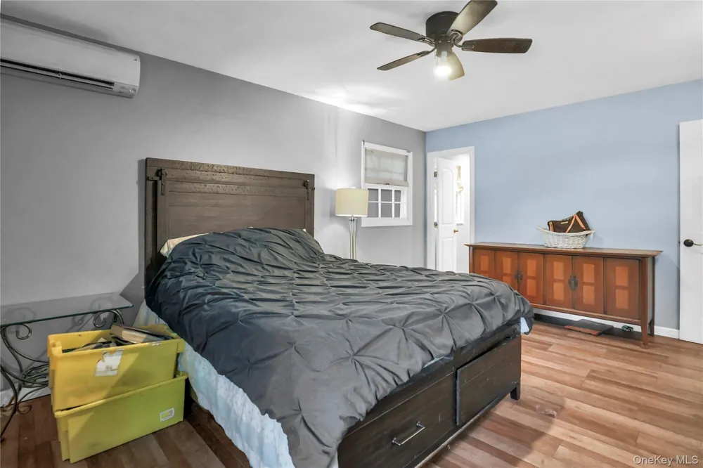 11 Seward Lane Stony Brook, NY 11790