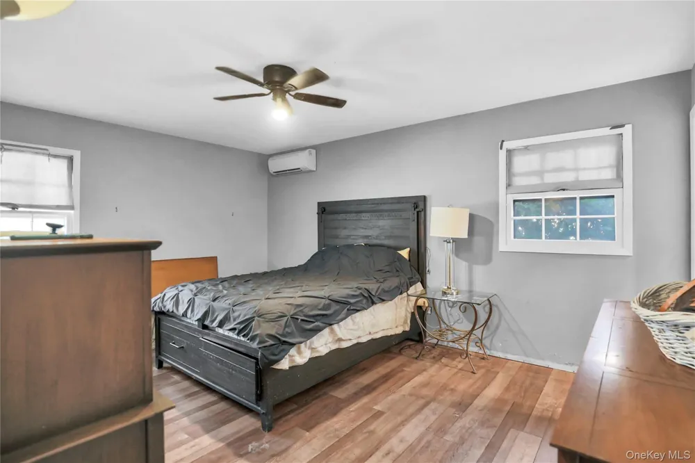 11 Seward Lane Stony Brook, NY 11790
