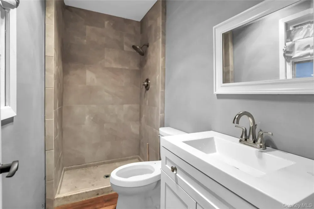 11 Seward Lane Stony Brook, NY 11790