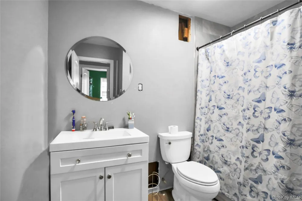 11 Seward Lane Stony Brook, NY 11790