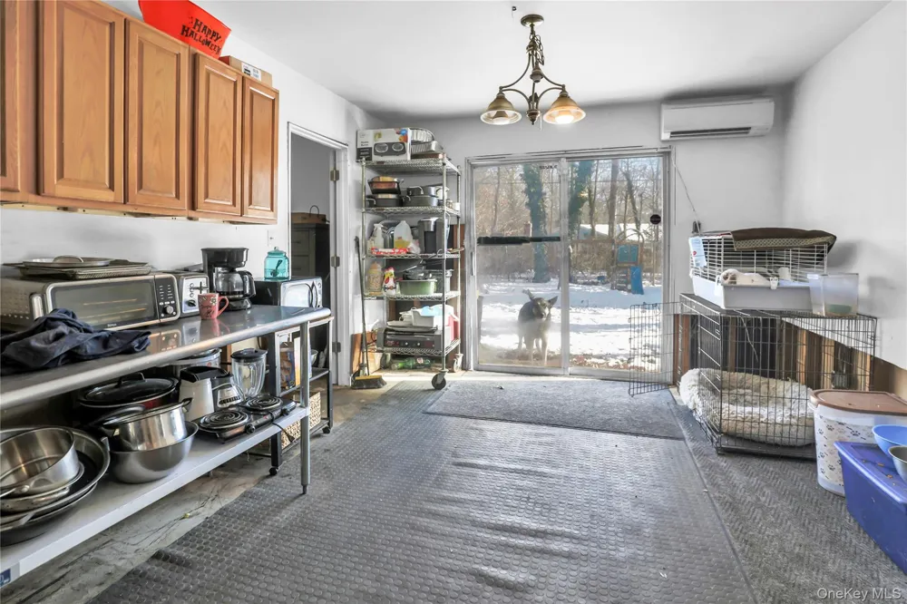 11 Seward Lane Stony Brook, NY 11790