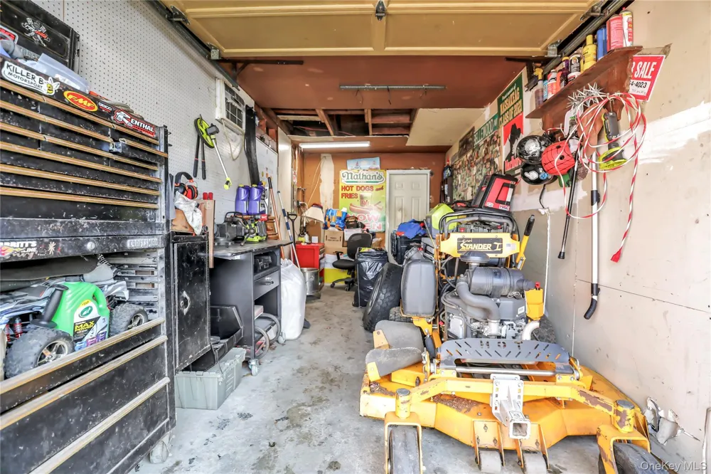 11 Seward Lane Stony Brook, NY 11790