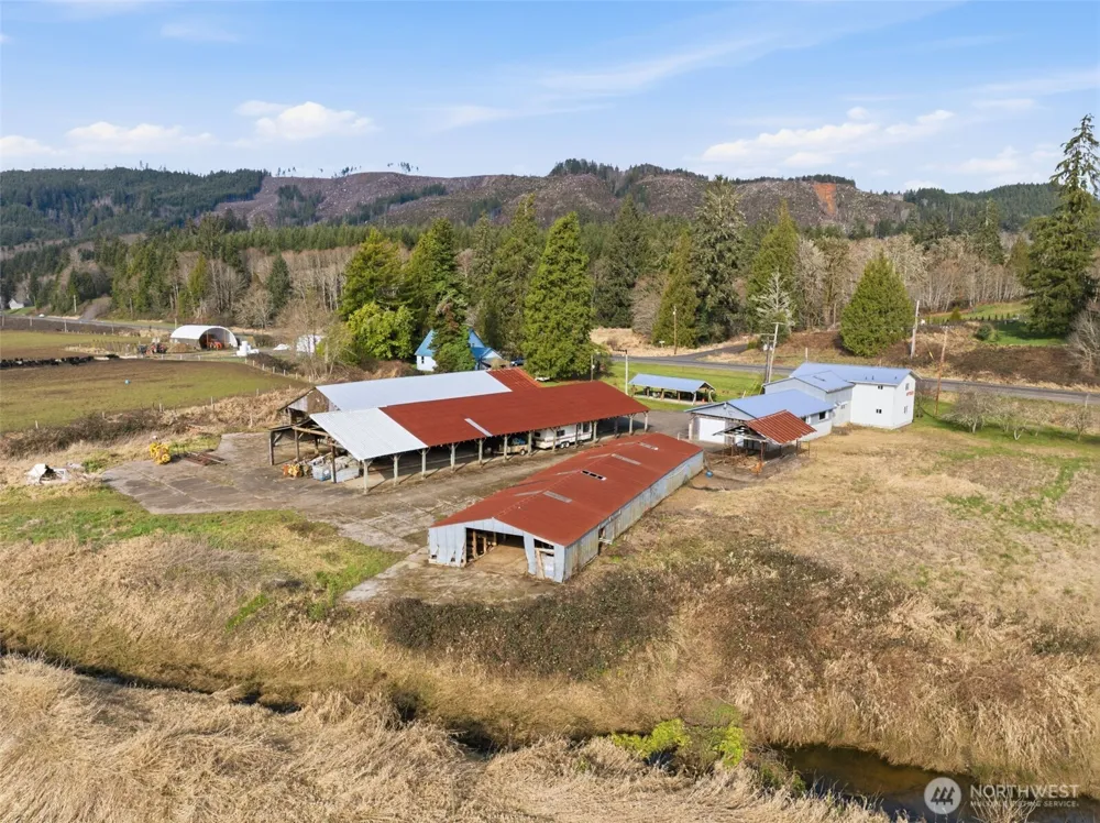 957 W State Route 4 Cathlamet, WA 98612