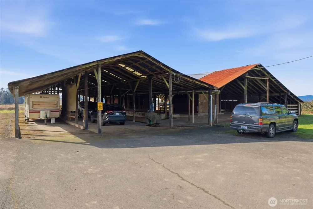 957 W State Route 4 Cathlamet, WA 98612