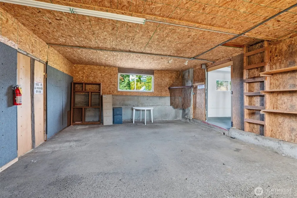 957 W State Route 4 Cathlamet, WA 98612