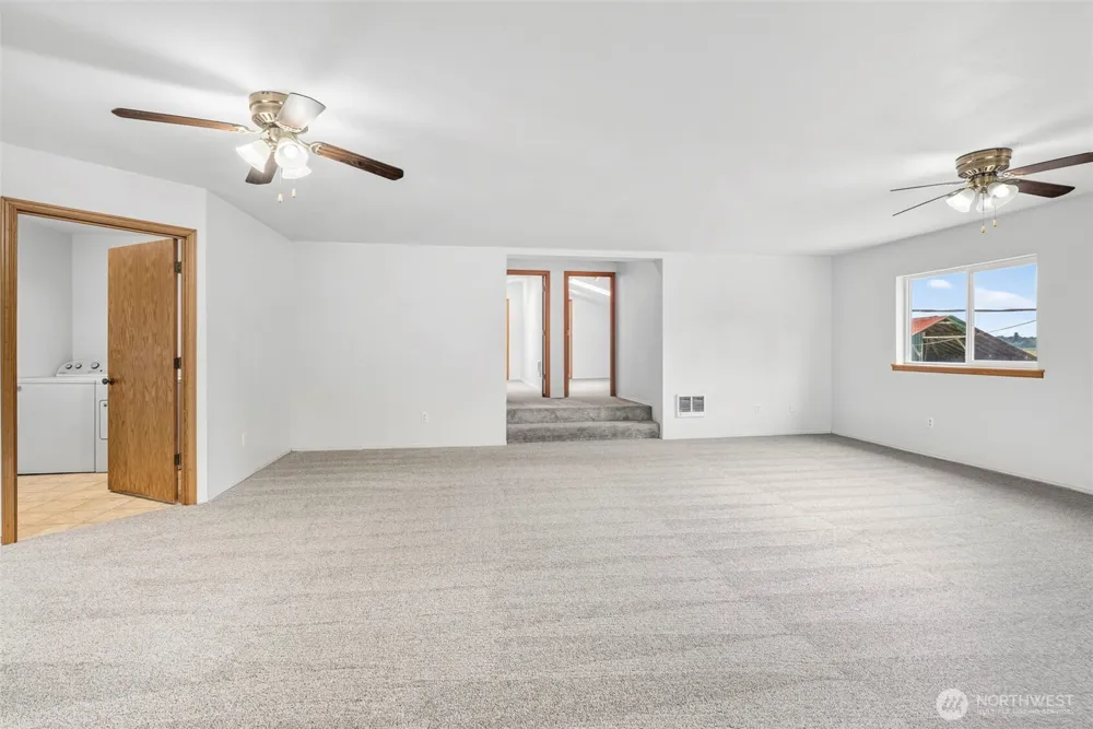 957 W State Route 4 Cathlamet, WA 98612