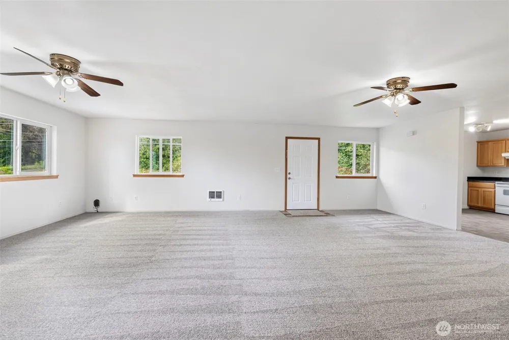 957 W State Route 4 Cathlamet, WA 98612