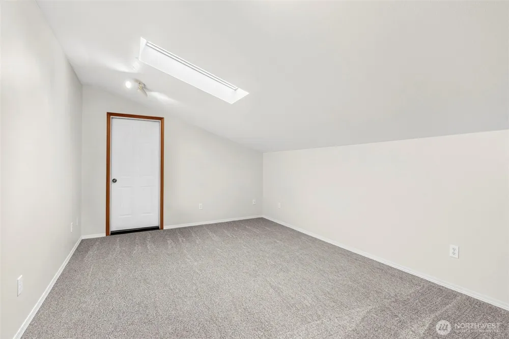 957 W State Route 4 Cathlamet, WA 98612