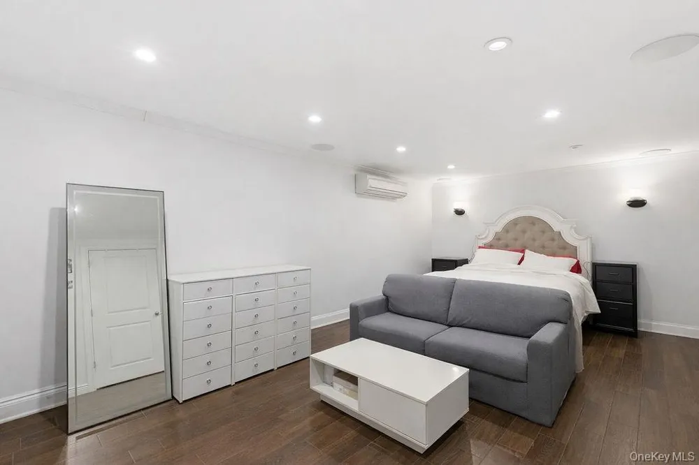 164-14 85th Street Howard Beach, NY 11414