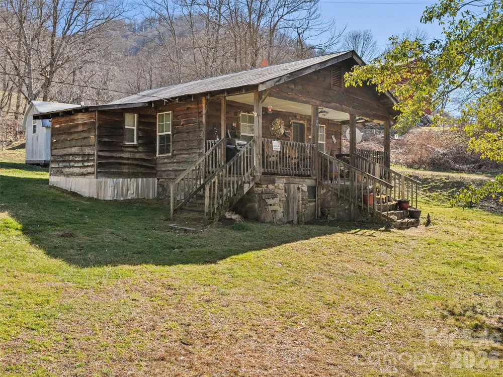 186 Creekmont Drive Clyde, NC 28721