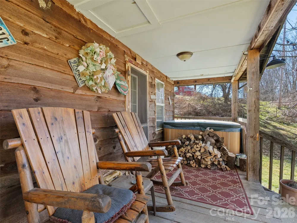 186 Creekmont Drive Clyde, NC 28721