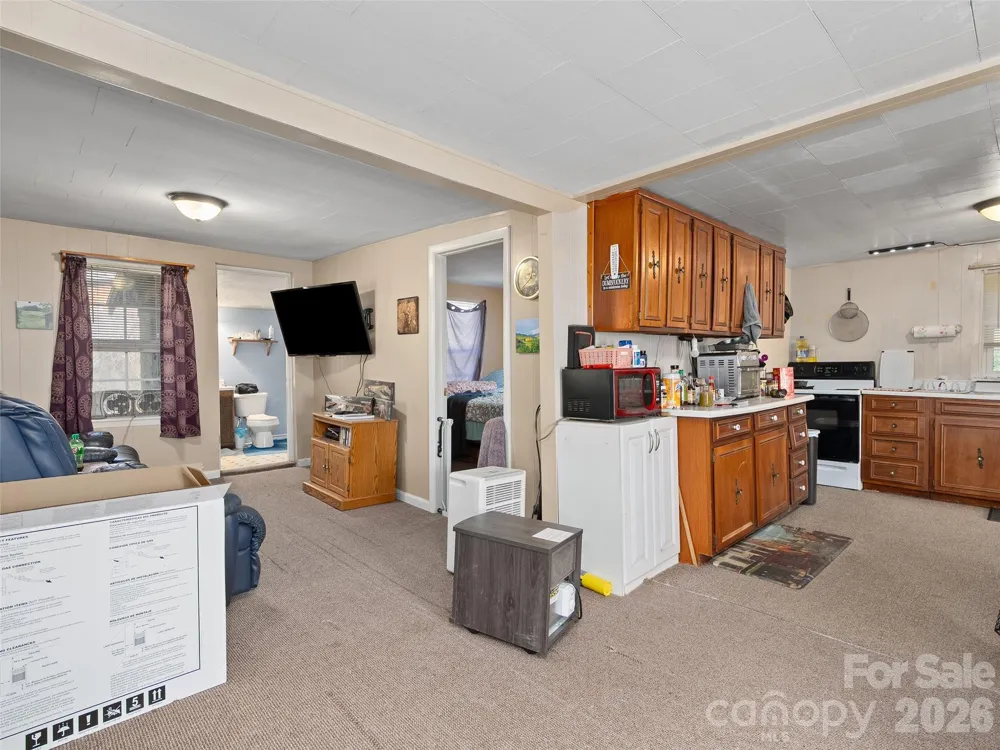 186 Creekmont Drive Clyde, NC 28721