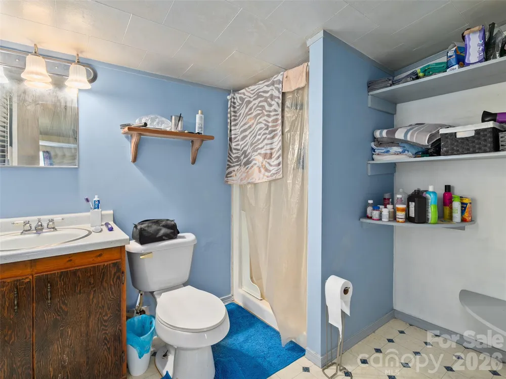 186 Creekmont Drive Clyde, NC 28721
