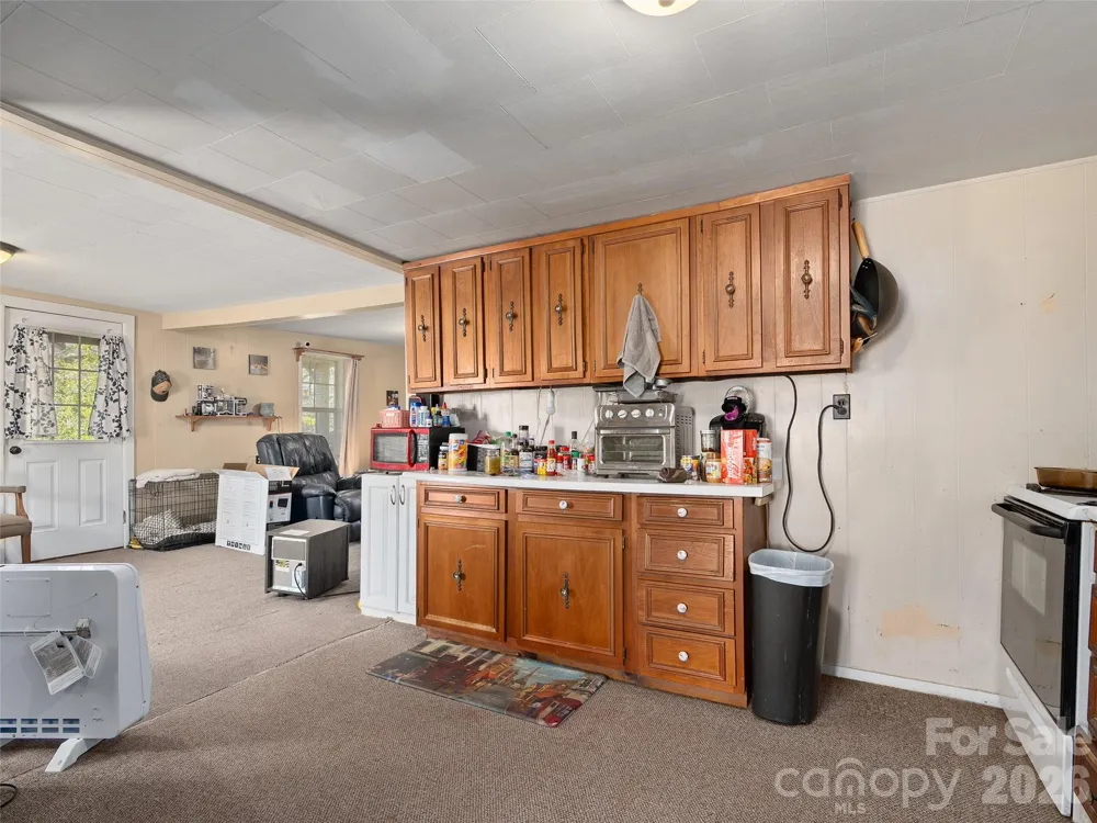 186 Creekmont Drive Clyde, NC 28721