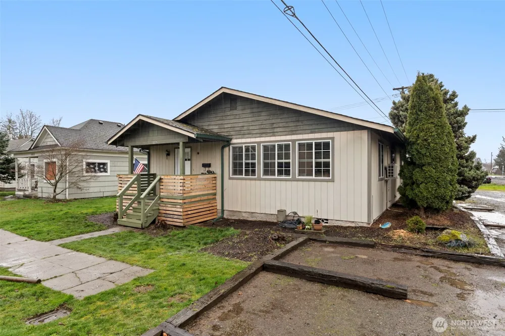 1025 E St Centralia, WA 98531