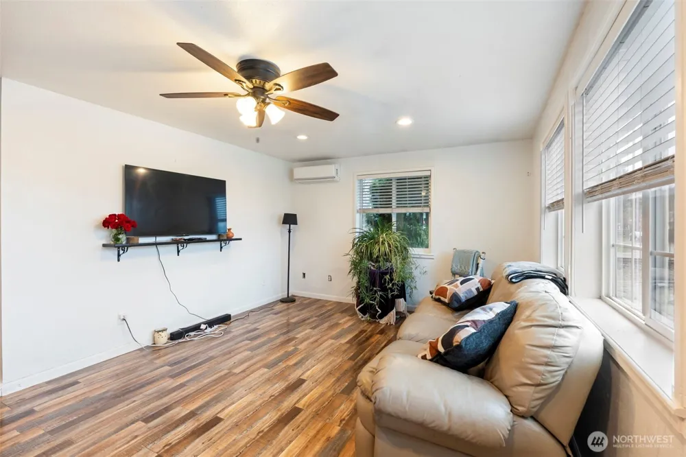 1025 E St Centralia, WA 98531