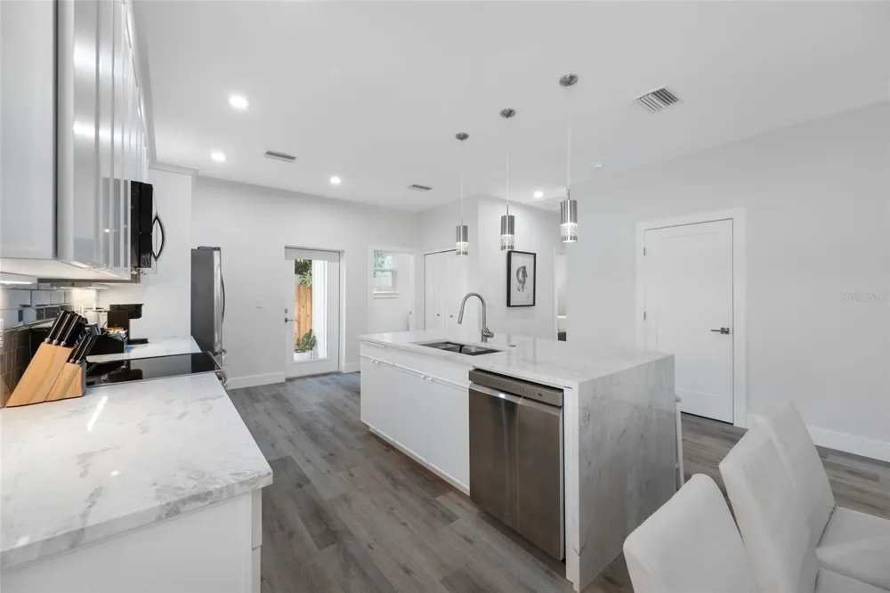 2150 43RD TERRACE St Petersburg, FL 33714