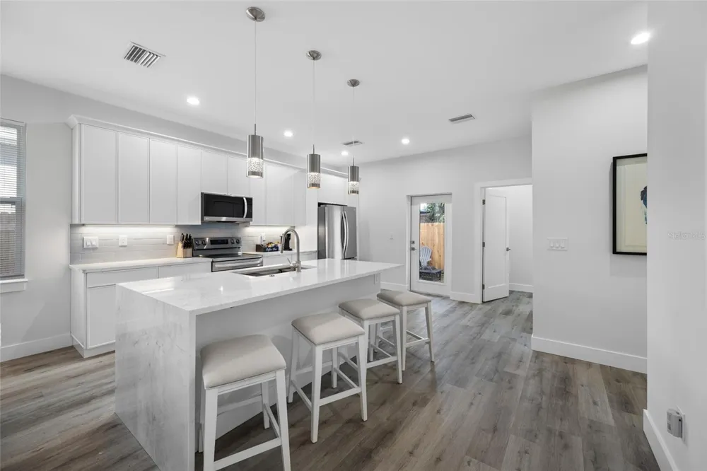 2150 43RD TERRACE St Petersburg, FL 33714