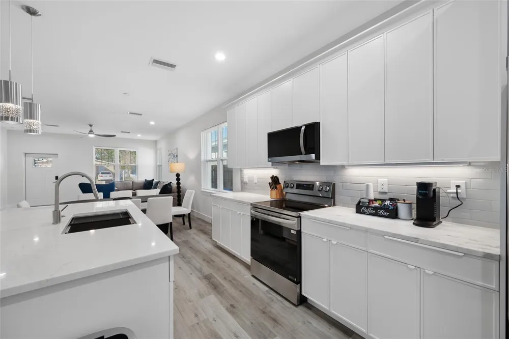 2150 43RD TERRACE St Petersburg, FL 33714