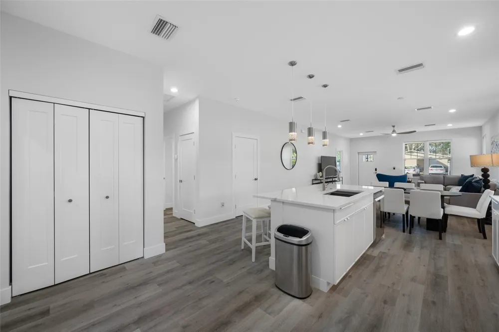 2150 43RD TERRACE St Petersburg, FL 33714