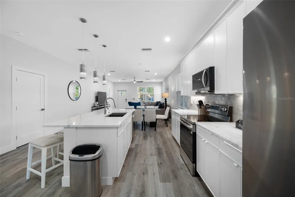 2150 43RD TERRACE St Petersburg, FL 33714