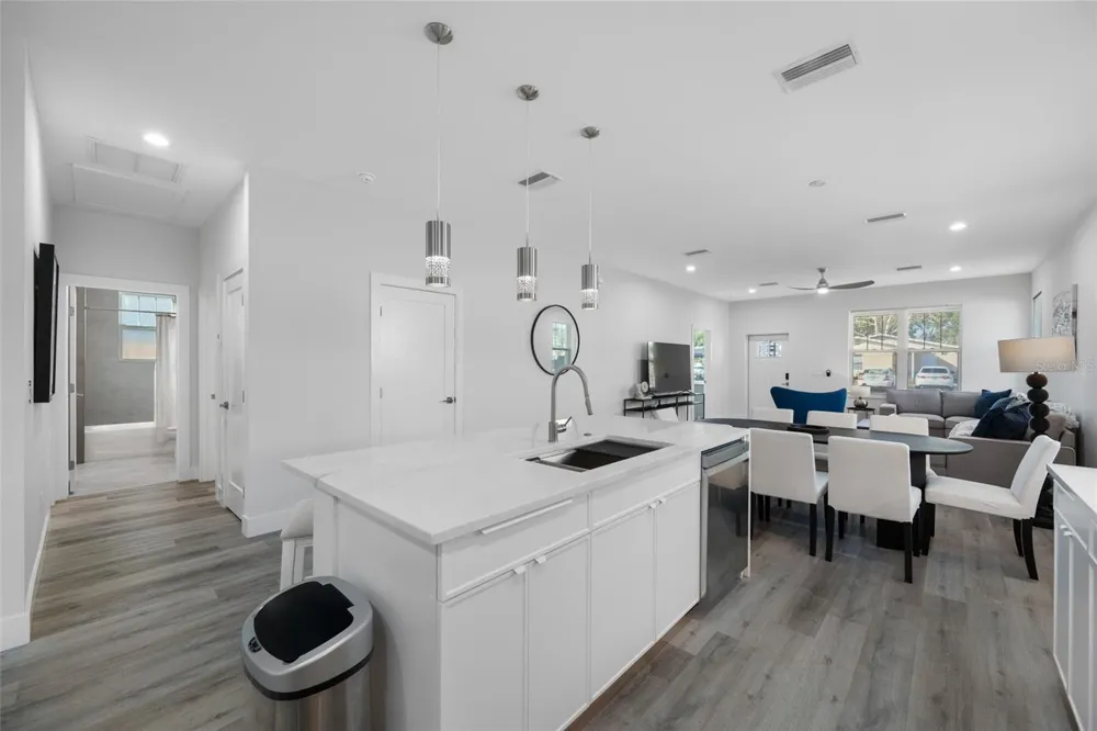 2150 43RD TERRACE St Petersburg, FL 33714