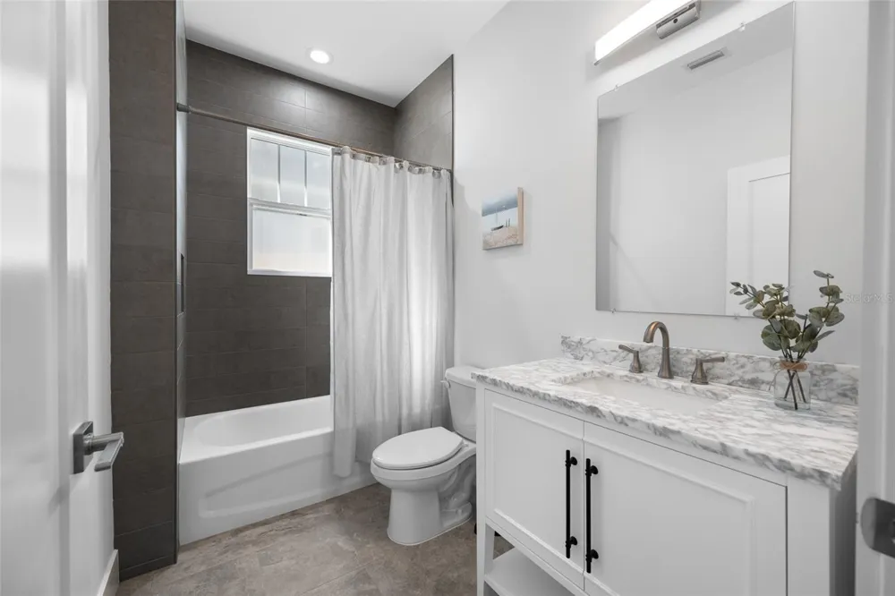 2150 43RD TERRACE St Petersburg, FL 33714
