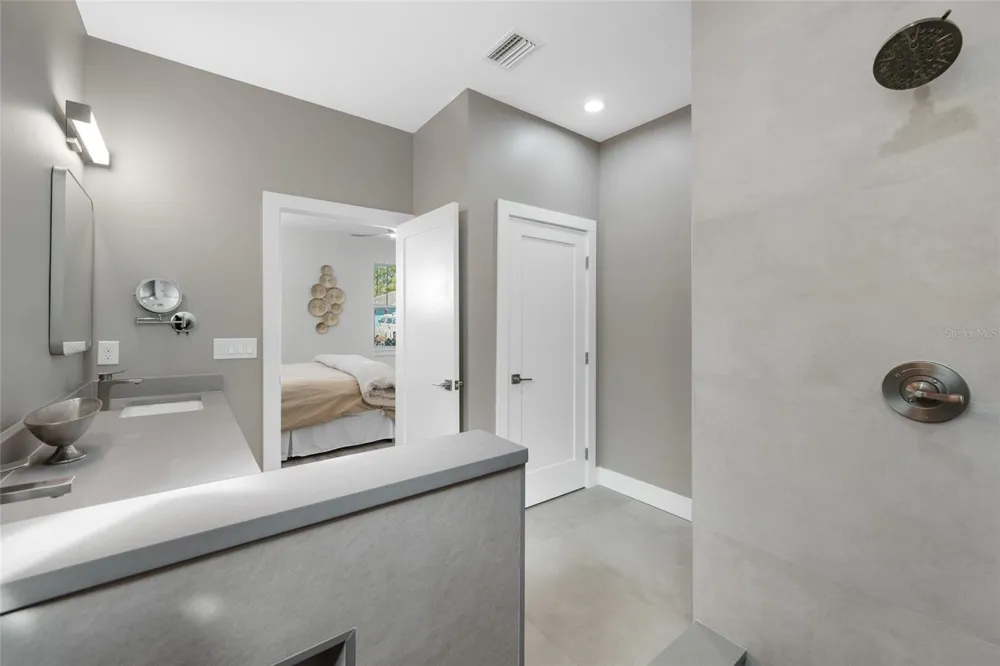 2150 43RD TERRACE St Petersburg, FL 33714