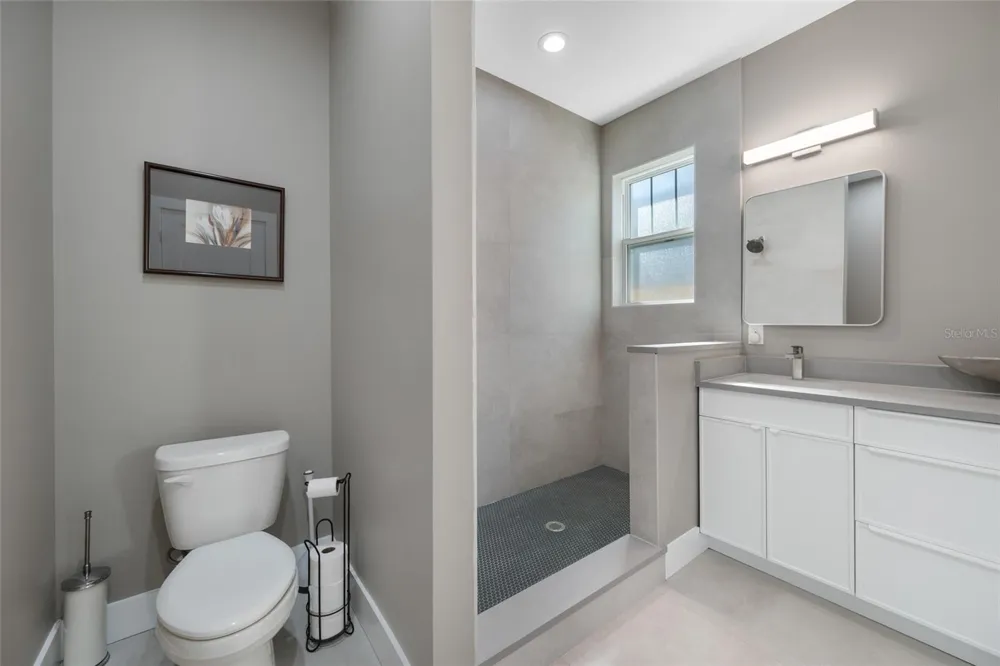 2150 43RD TERRACE St Petersburg, FL 33714