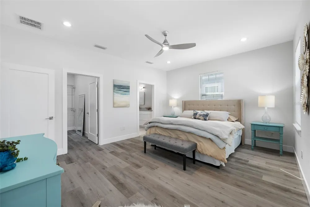 2150 43RD TERRACE St Petersburg, FL 33714