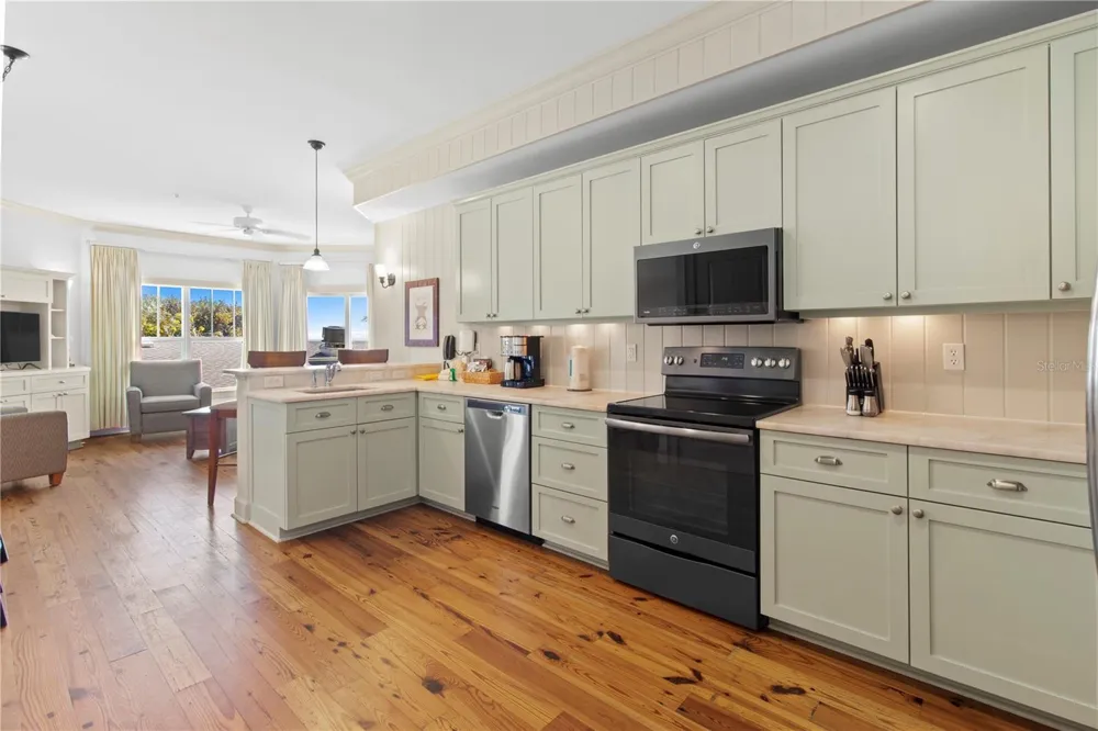 101 66TH STREET #6 Holmes Beach, FL 34217
