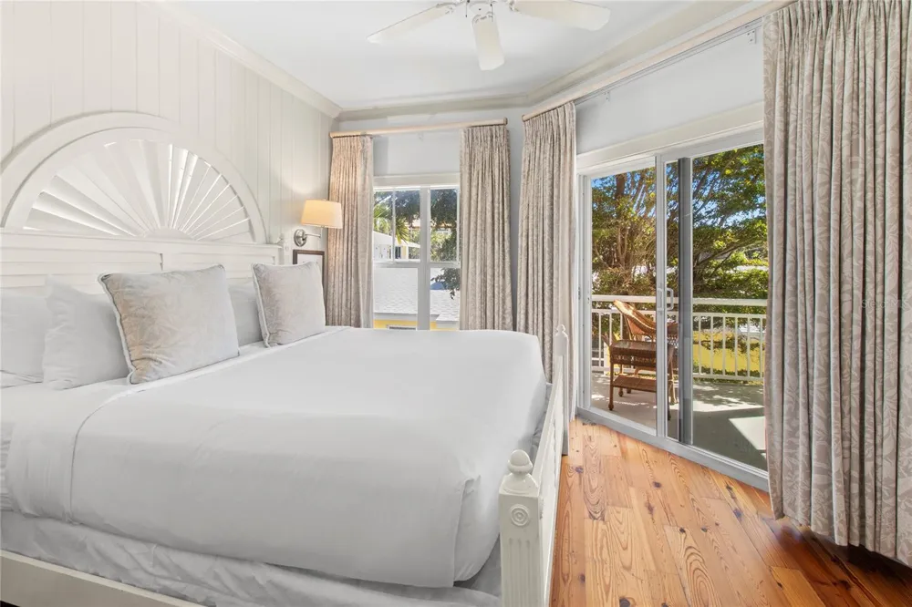 101 66TH STREET #6 Holmes Beach, FL 34217