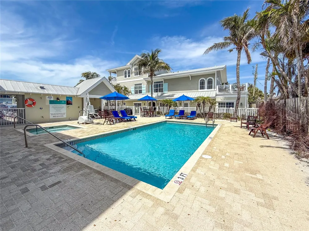 101 66TH STREET #6 Holmes Beach, FL 34217