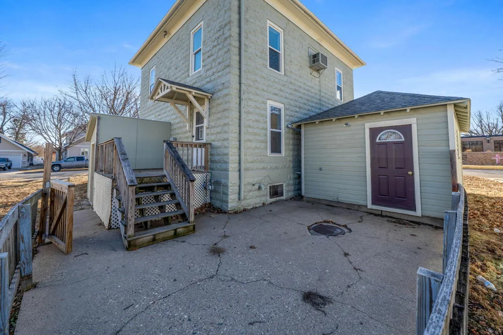 201 E Adams Avenue Luverne, MN 56156
