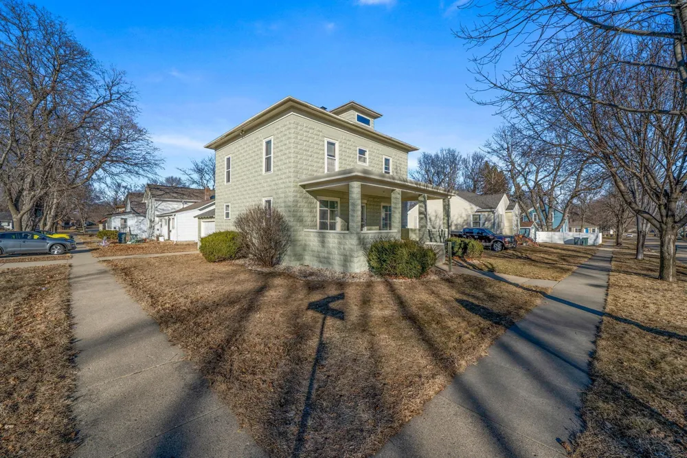 201 E Adams Avenue Luverne, MN 56156