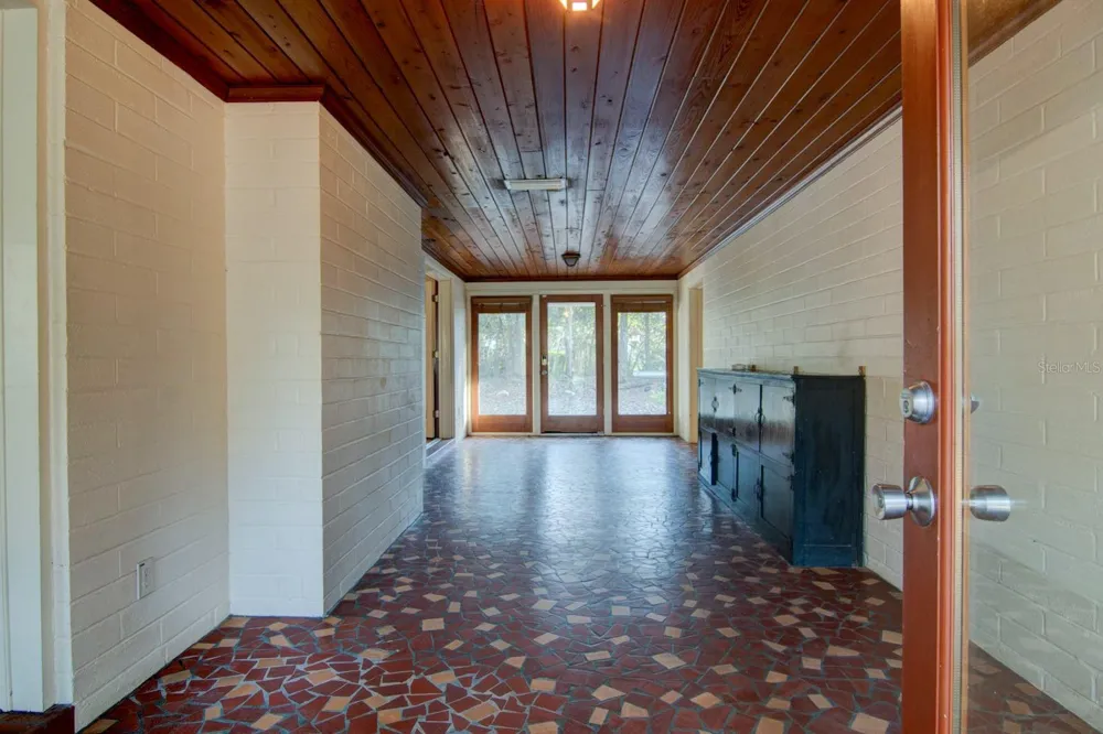 2049 NW 9TH AVENUE Gainesville, FL 32603