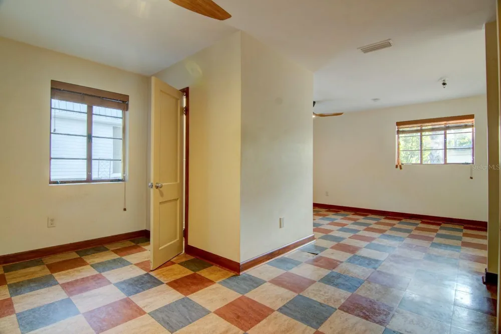 2049 NW 9TH AVENUE Gainesville, FL 32603